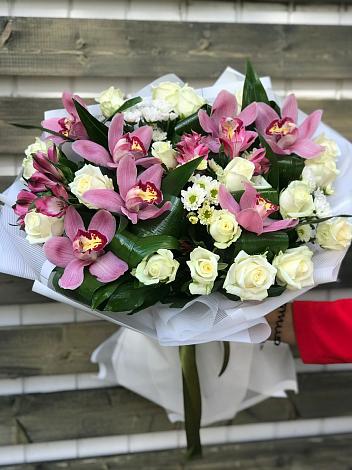 Букет цветов из: Розы и Хризантемы в Сухом-логе Свердловская область