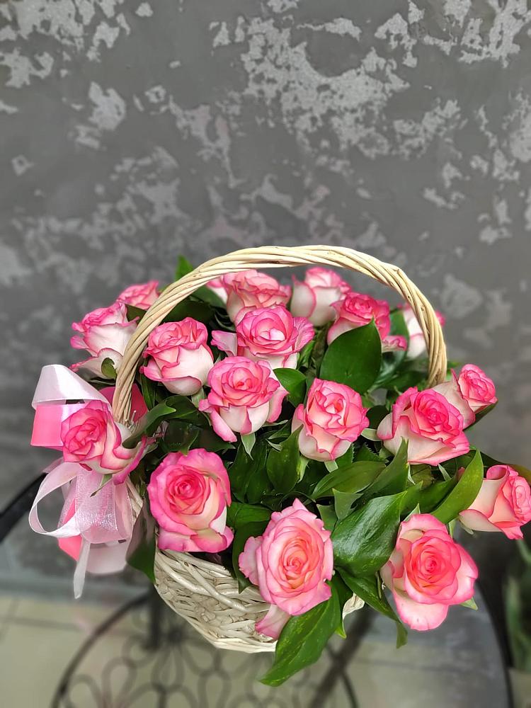 Цветочная композиция из Розы в корзине в Сухом-логе Свердловская область