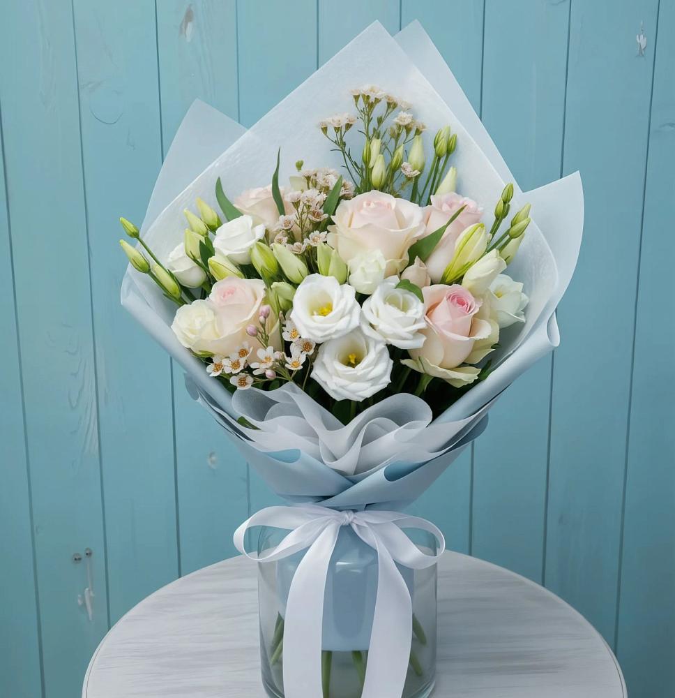 Букет цветов из: Розы и Лизиантусы в Сухом-логе Свердловская область