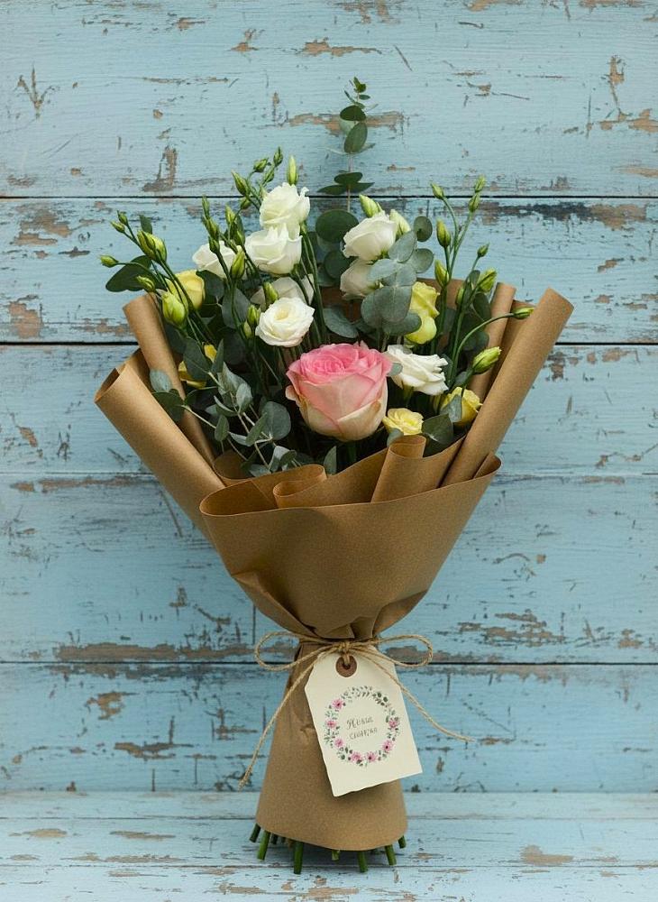 Букет цветов из: Розы и Лизиантусы в Сухом-логе Свердловская область