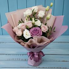 Букет цветов из:  Розы и Лизиантусы в Сухом-логе Свердловская область