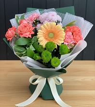 Букет цветов из:  Гвоздики, Розы, Герберы и Хризантемы в Сухом-логе Свердловская область